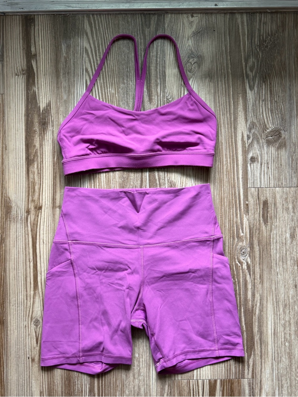 lululemon athletica Magenta Flo Y Sports Bra and 6” Align Shorts size 8